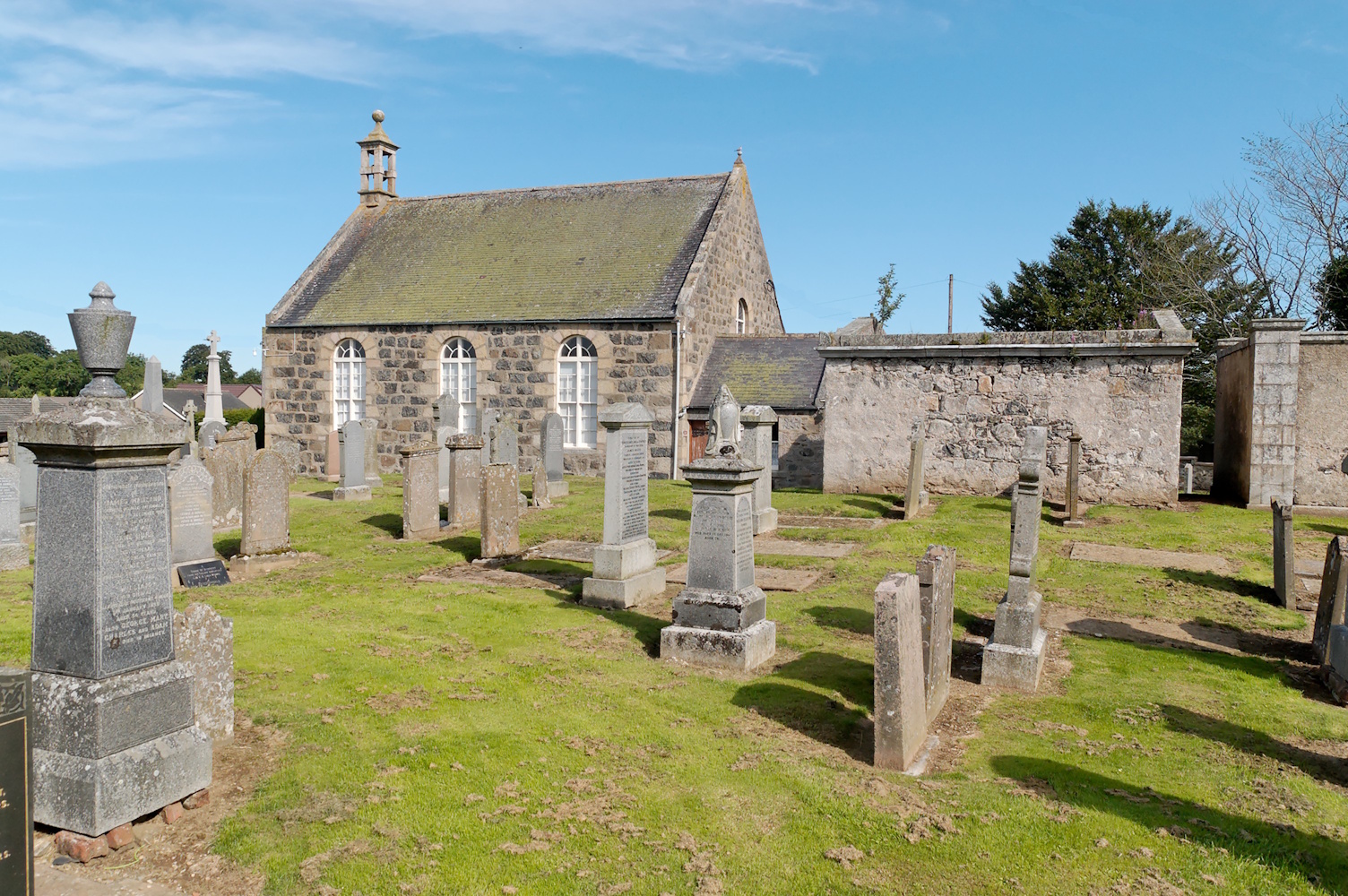 The Kirkyard of Daviot cover