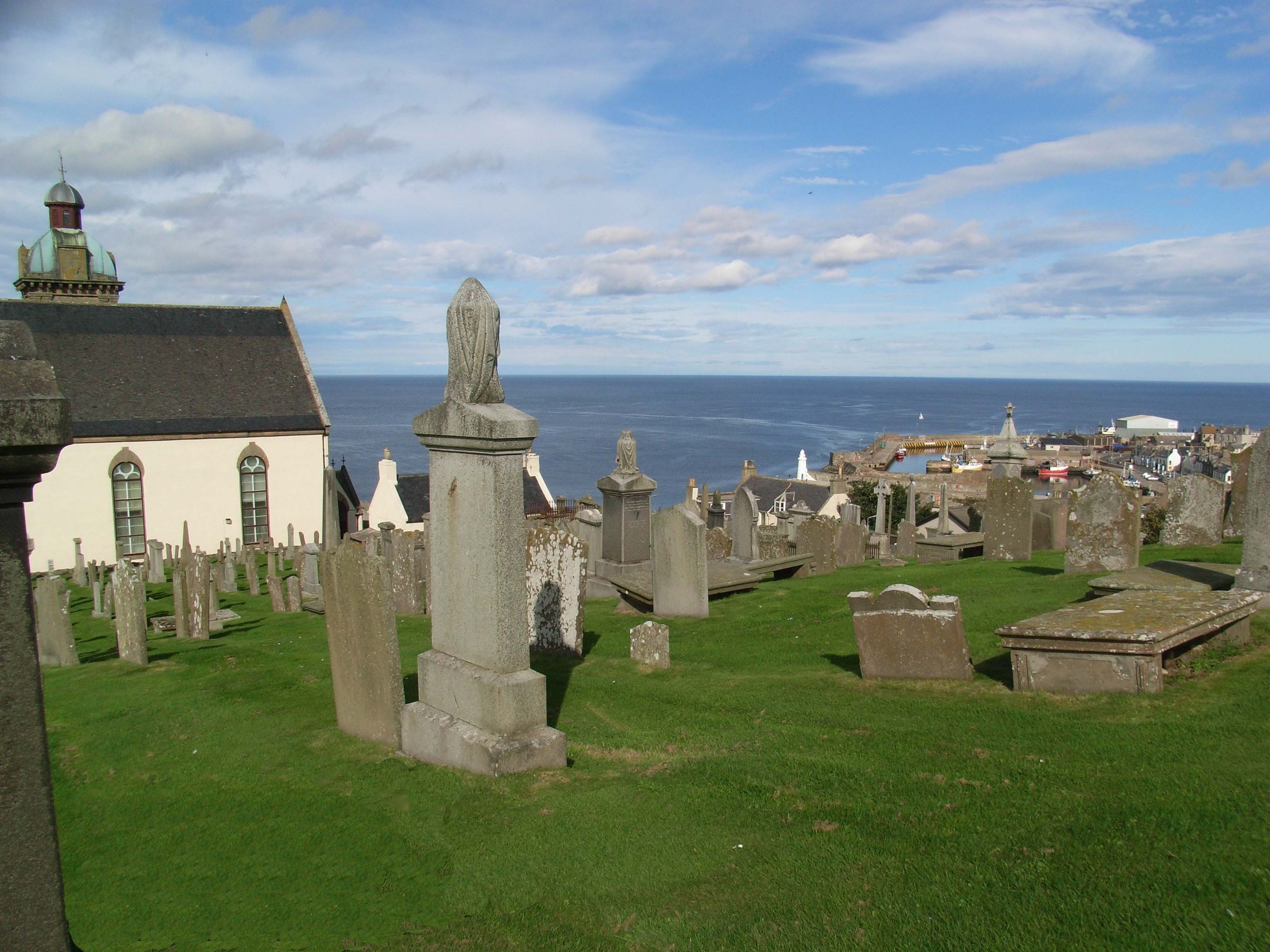 Doune Kirkyard, Macduff cover