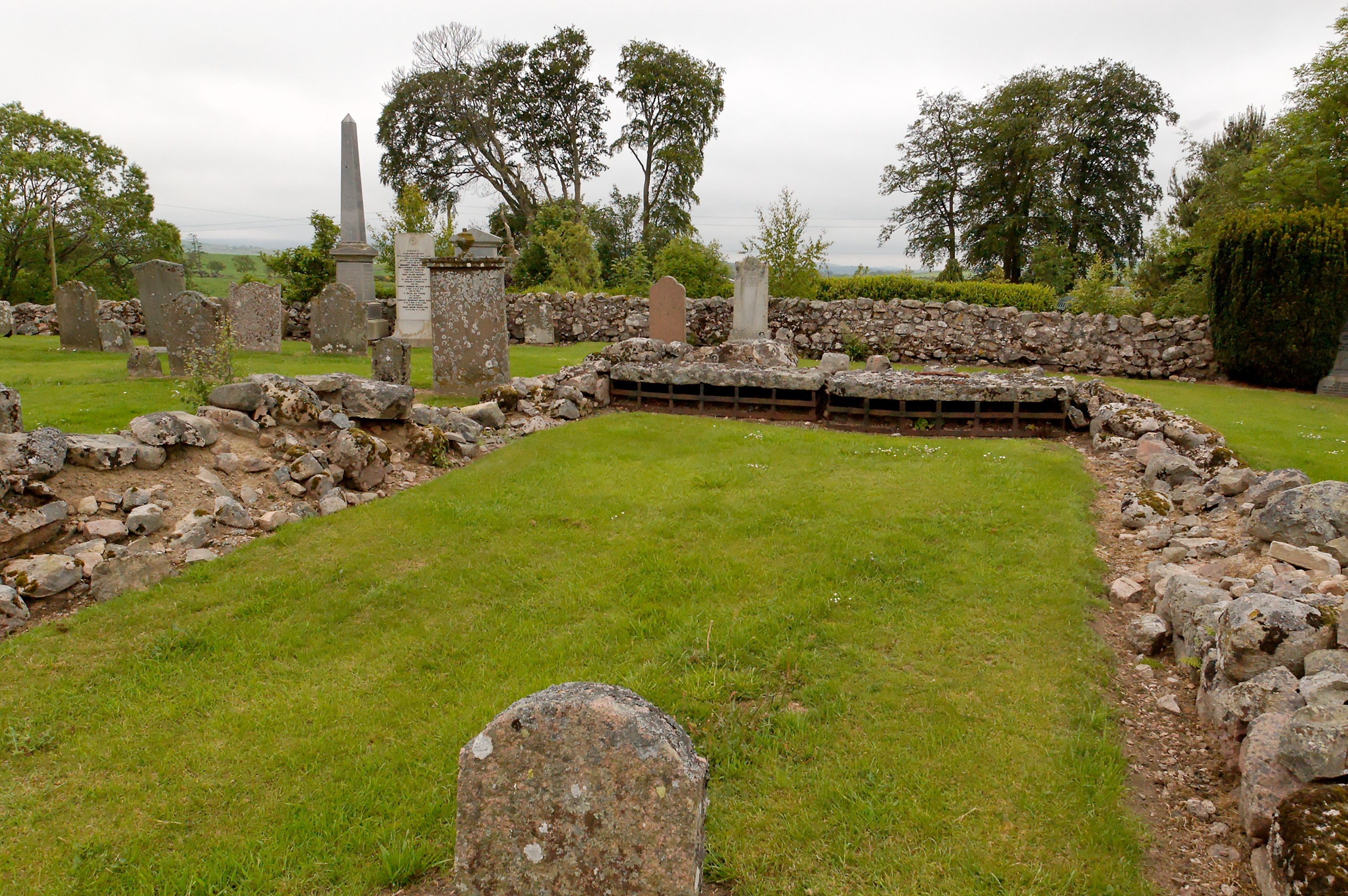 The Kirkyard of Kinnernie cover